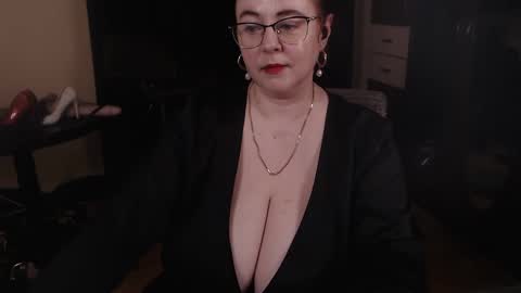 Snapshot of posh_mistress chatting on December 22, 5:12 am PoshMistres online show from December 22, 5:12 am