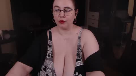 Snapshot of posh_mistress chatting on January 17, 12:42 am PoshMistres online show from January 17, 12:42 am