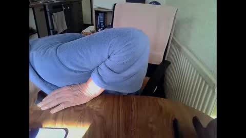 poshman65 online show from April 25, 8:28 am