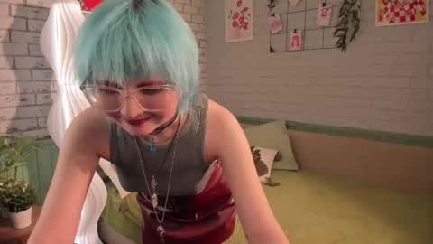 Snapshot of powderofgun chatting on February 26, 10:14 am powderofgun online show from February 26, 10:14 am