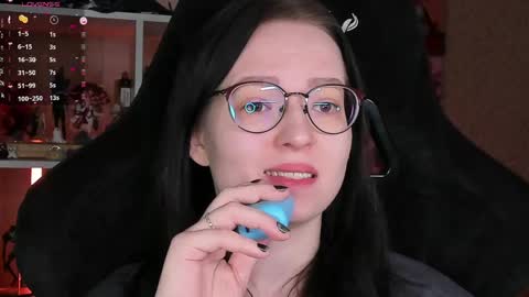 Robyn online show from March 31, 12:05 pm