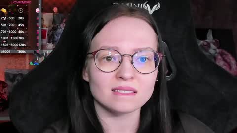 Robyn online show from April 21, 2:34 pm