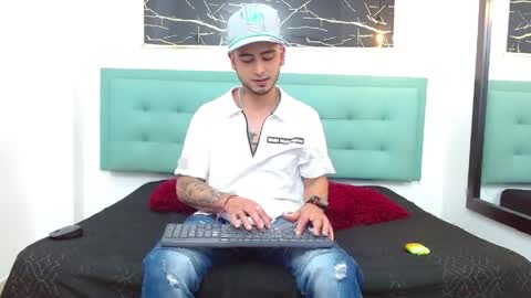 Snapshot of powerlustx chatting on May 6, 4:08 am online show from May 6, 4:08 am