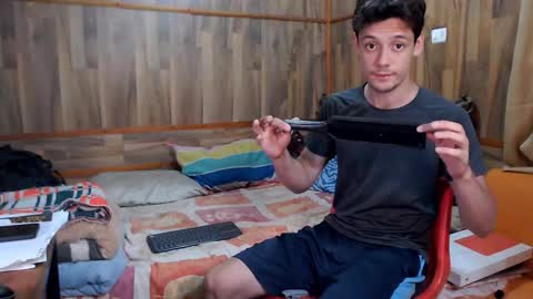 chris independent  online show from March 7, 11:46 pm