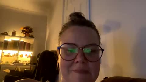 Snapshot of ppriestess chatting on May 23, 10:25 pm ppriestess online show from May 23, 10:25 pm