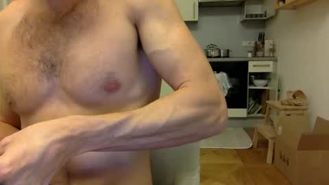 Snapshot of ppspider chatting on December 5, 12:19 am Peter online show from December 5, 12:19 am