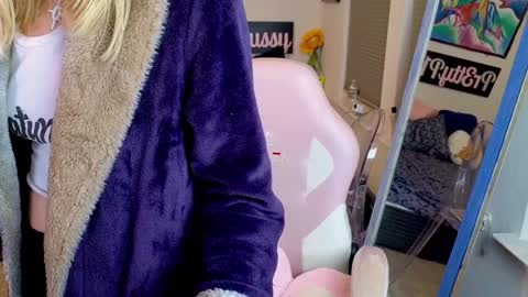 Evangeline Eva Darling online show from November 14, 4:33 am