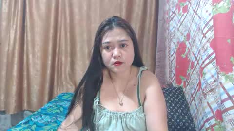 Snapshot of precious0088 chatting on May 8, 12:27 am precious0088 online show from May 8, 12:27 am