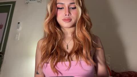 Snapshot of precious_amber69 chatting on December 9, 11:56 pm Oh my Amber online show from December 9, 11:56 pm