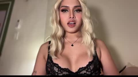 Snapshot of precious_amber69 chatting on February 5, 12:10 am Oh my Amber online show from February 5, 12:10 am