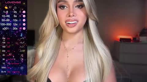 Snapshot of precious_amber69 chatting on October 13, 10:54 pm Oh my Amber online show from October 13, 10:54 pm