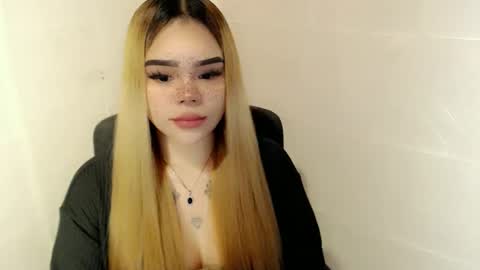 MAXXINE online show from February 12, 3:45 am