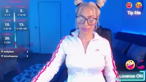 Victoria online show from November 15, 8:49 pm