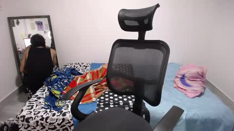 Plux online show from November 30, 6:12 pm