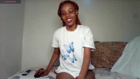 Snapshot of pretty253 chatting on May 17, 6:48 pm pretty253 online show from May 17, 6:48 pm