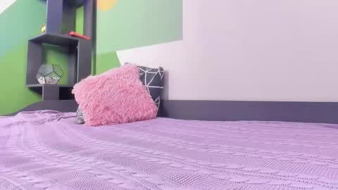 Lady vikki  online show from March 12, 5:57 am