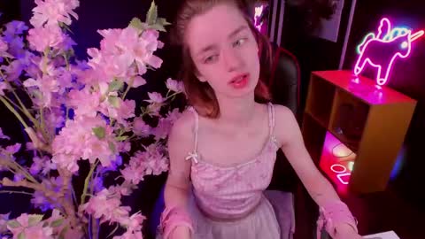 Lady vikki  online show from April 20, 6:16 am