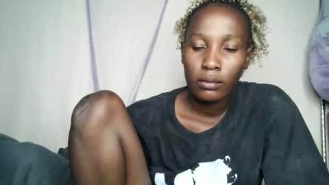 Snapshot of pretty_ass07 chatting on June 2, 4:14 am pretty_ass07 online show from June 2, 4:14 am