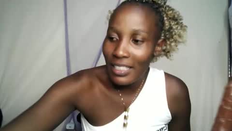 Snapshot of pretty_ass07 chatting on June 2, 4:20 pm pretty_ass07 online show from June 2, 4:20 pm