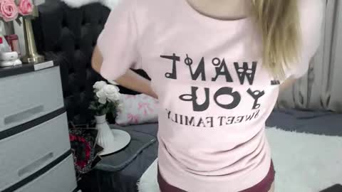 Snapshot of pretty_chikana chatting on February 27, 2:11 am Chikana online show from February 27, 2:11 am