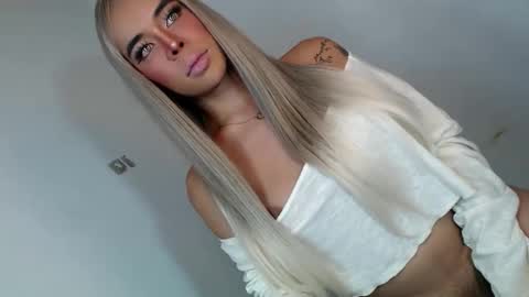Snapshot of pretty_cloeh chatting on May 11, 4:51 am pretty_cloeh online show from May 11, 4:51 am