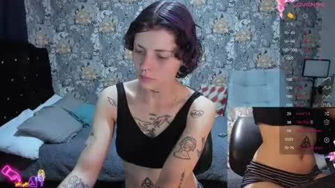 Snapshot of pretty_cristal22 chatting on July 1, 1:29 am pretty_cristal22 online show from July 1, 1:29 am