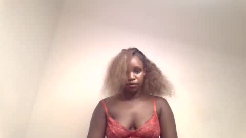 Snapshot of pretty_curvy99 chatting on May 2, 6:13 pm pretty_curvy99 online show from May 2, 6:13 pm