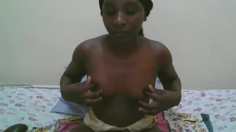 pretty online show from February 8, 5:05 pm