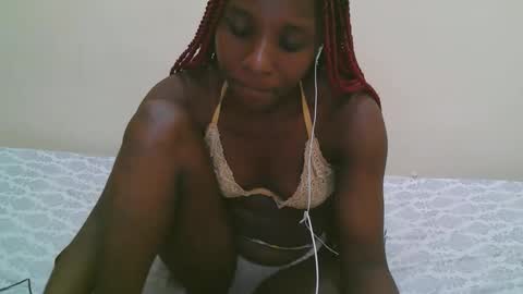 pretty online show from March 25, 11:44 pm