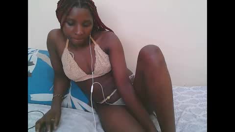 pretty online show from March 26, 12:11 pm