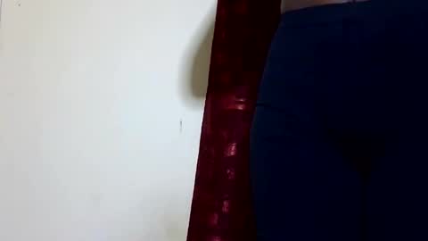 Snapshot of pretty_ebby chatting on April 25, 3:20 pm pretty_ebby online show from April 25, 3:20 pm