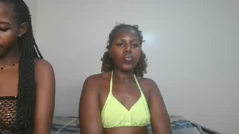 Snapshot of pretty_empress chatting on July 13, 9:50 pm pretty_empress online show from July 13, 9:50 pm