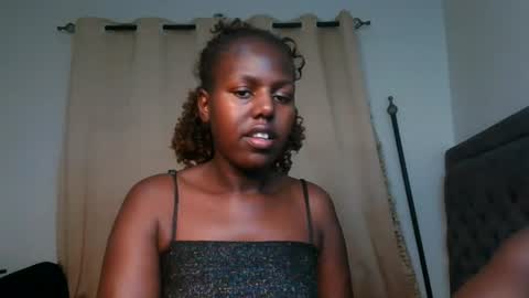Snapshot of pretty_empress chatting on August 4, 7:27 pm pretty_empress online show from August 4, 7:27 pm