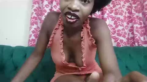 Snapshot of pretty_freaky chatting on January 9, 9:06 am Maya online show from January 9, 9:06 am