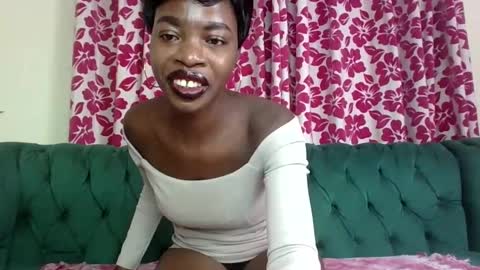 Snapshot of pretty_freaky chatting on January 15, 7:15 am Maya online show from January 15, 7:15 am