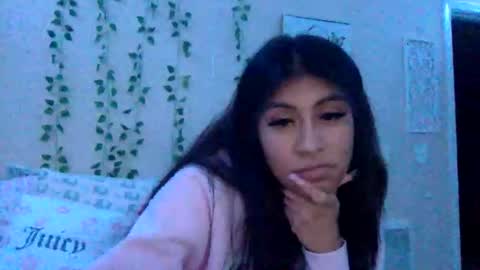 Snapshot of pretty_girl828687 chatting on November 4, 3:05 am pretty_girl828687 online show from November 4, 3:05 am