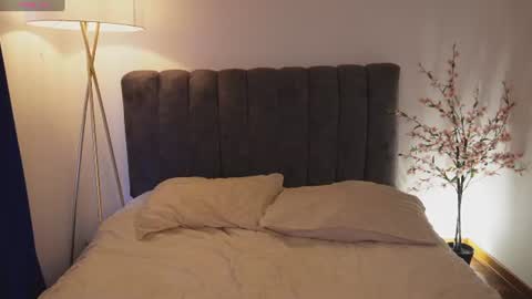 pretty_goddess online show from June 23, 8:07 pm