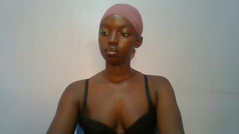 Snapshot of pretty_hearts chatting on February 20, 6:48 am Shillah online show from February 20, 6:48 am