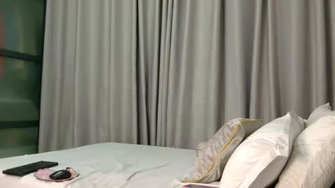 pretty_josey online show from April 18, 5:55 am