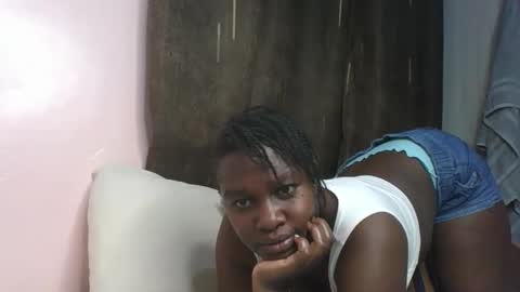 pretty_kylah online show from April 8, 4:29 pm