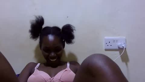 Snapshot of pretty_leila1 chatting on April 3, 7:56 pm pretty_leila1 online show from April 3, 7:56 pm