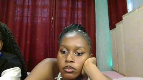 Snapshot of pretty_lioness_ chatting on February 27, 5:18 am Pretty online show from February 27, 5:18 am