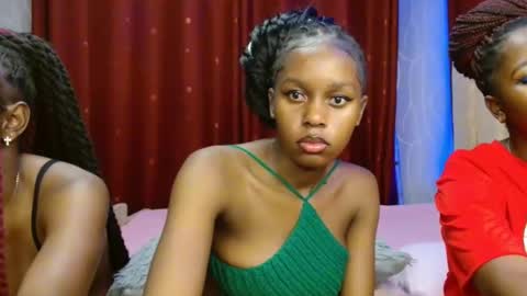 Snapshot of pretty_lioness_ chatting on February 28, 5:36 pm Pretty online show from February 28, 5:36 pm