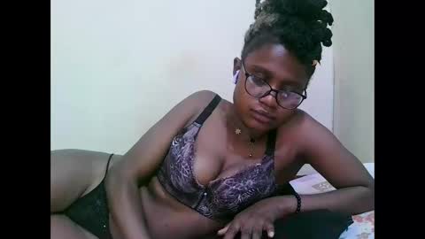 pretty_mellan online show from January 22, 2:46 pm