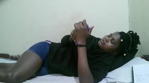 pretty_mellan online show from January 30, 5:28 pm