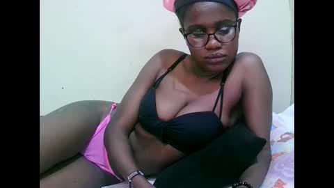pretty_mellan online show from February 2, 6:04 am