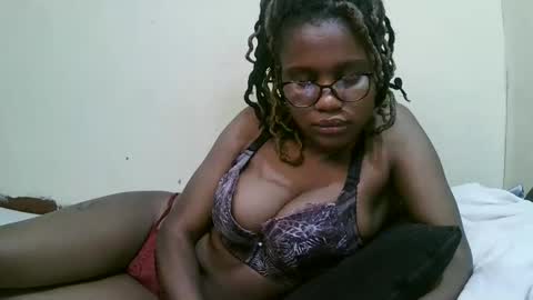 pretty_mellan online show from March 6, 6:48 pm