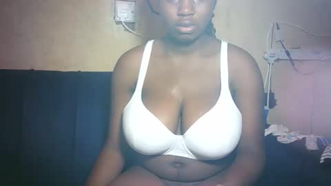 Snapshot of pretty_milan chatting on April 28, 7:46 am pretty_milan online show from April 28, 7:46 am