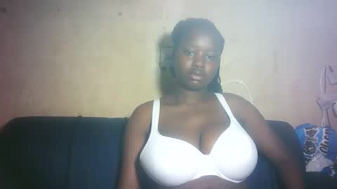 Snapshot of pretty_milan chatting on May 8, 9:58 am pretty_milan online show from May 8, 9:58 am