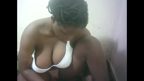 Snapshot of pretty_milan chatting on May 19, 6:09 am pretty_milan online show from May 19, 6:09 am